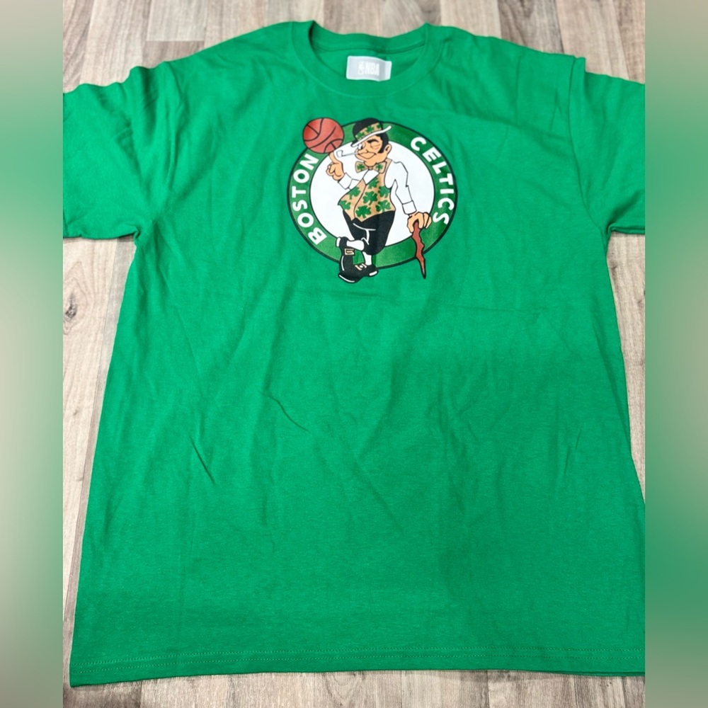 NWOT Boston Celtics NBA Unisex Lucky‎ T-Shirt - Kelly Green NBA Large